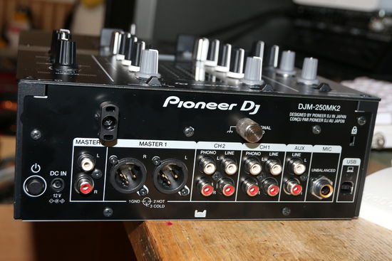Pioneer DJ DJM-250MK2 – rear connector panel