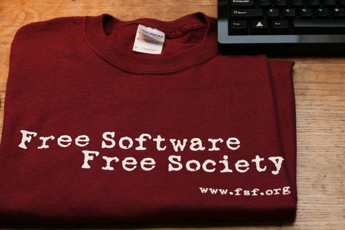 fialové/hnědé/maroon Tričko Free Software, Free Society
